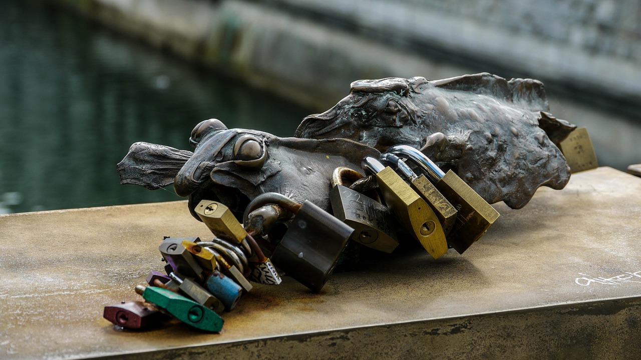 padlock bridge love free photo