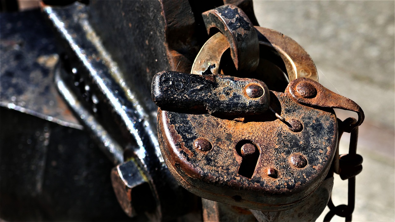 padlock old rusted free photo