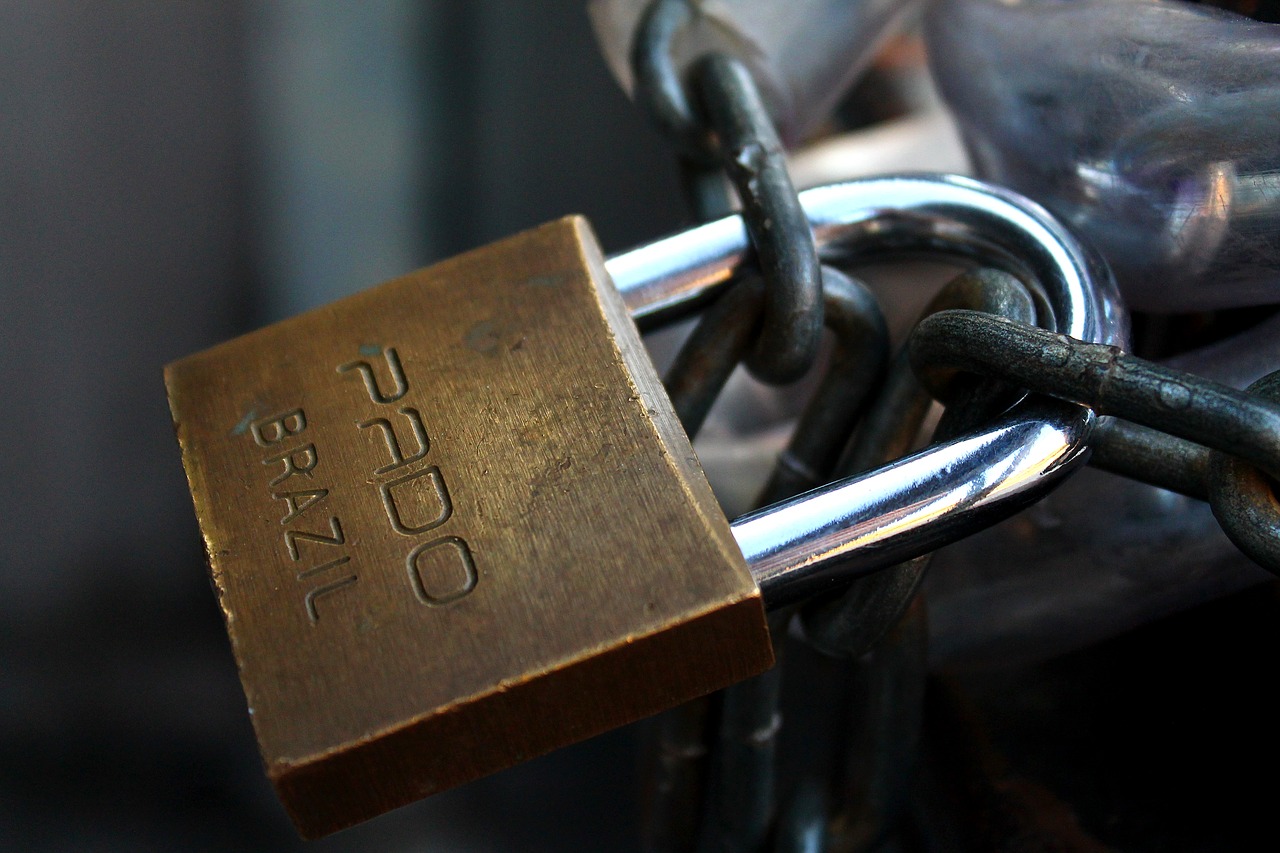 padlock chain security free photo