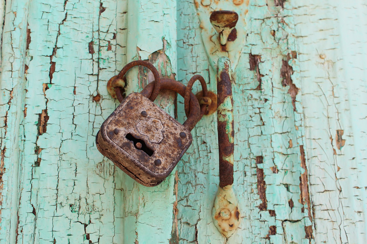 padlock  rusty  lock free photo