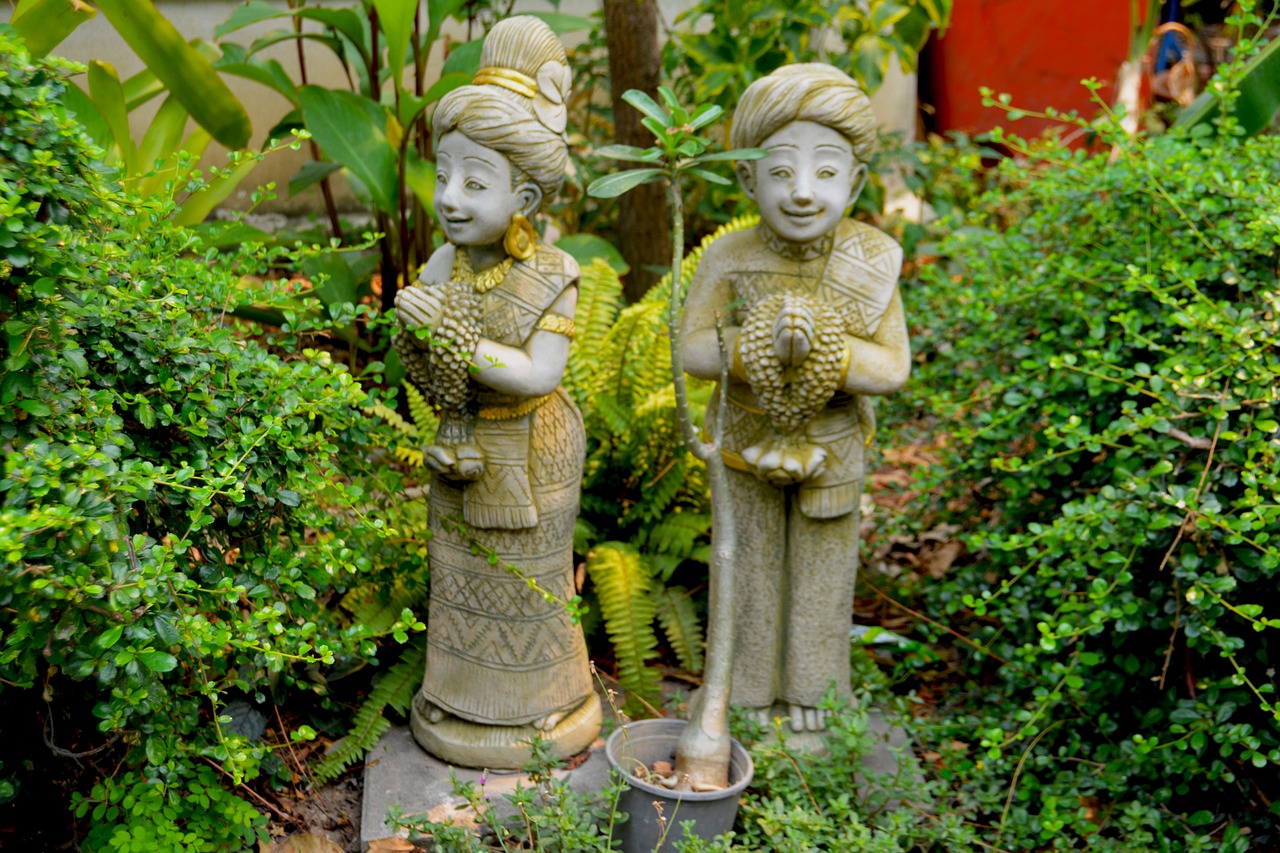 pair statues garden free photo