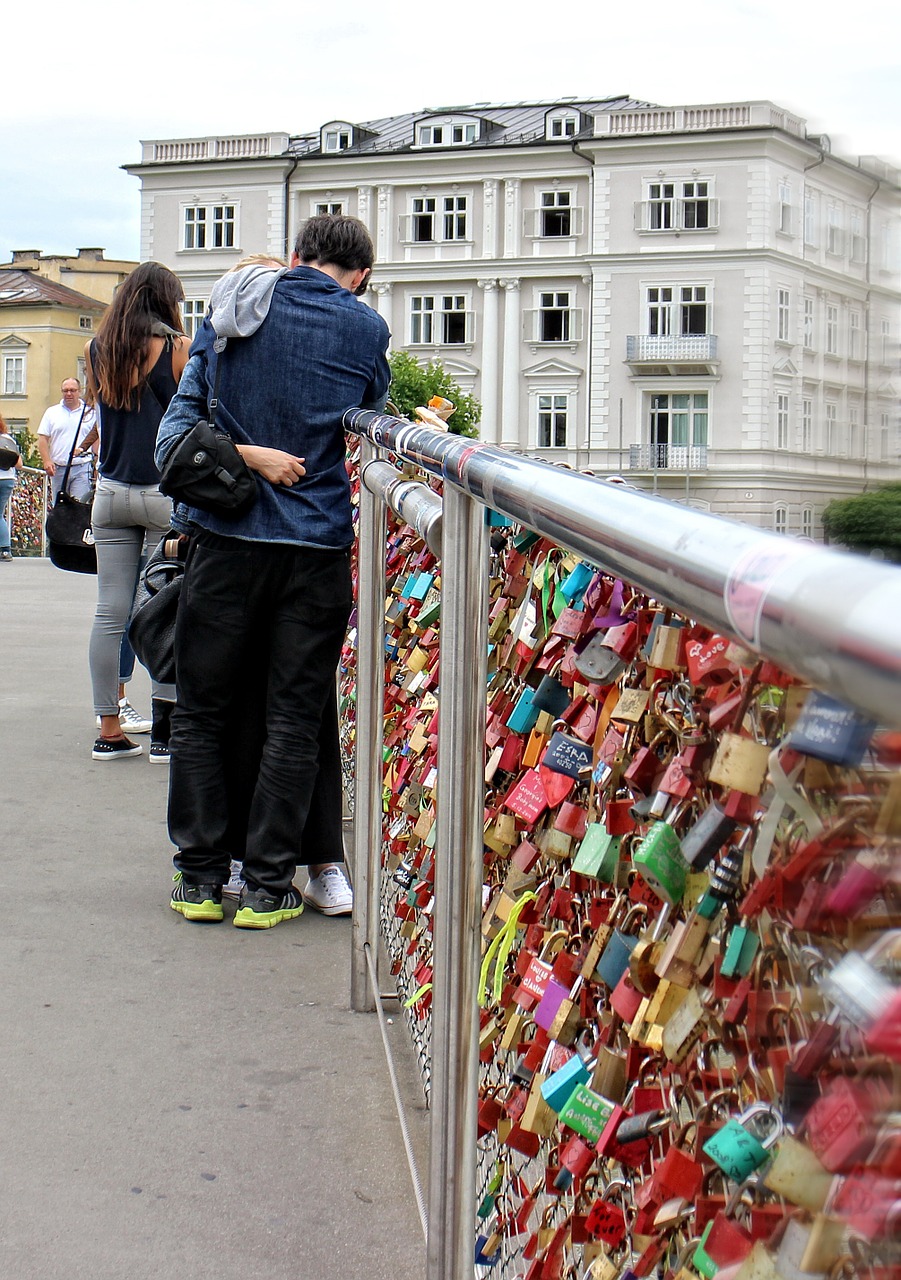 pair love love castle free photo