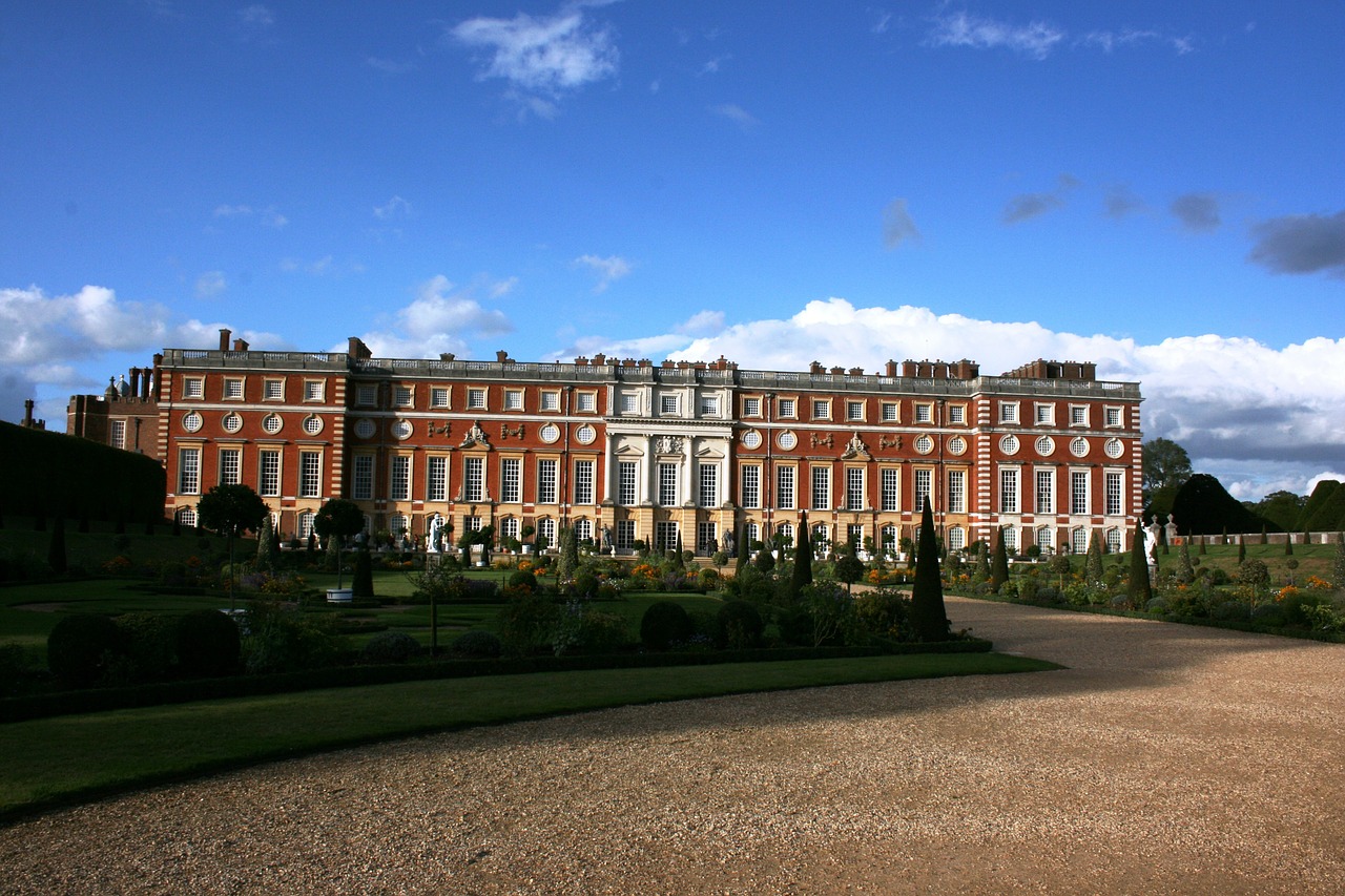 palace hampton court england free photo