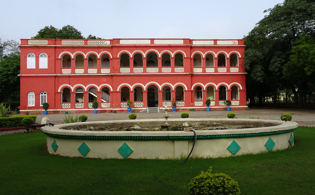 palace building gondal free photo