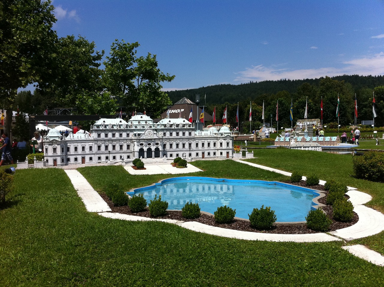 palace summer fountain free photo