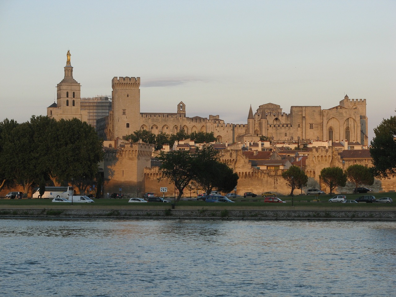 palace of the popes avignon provence free photo