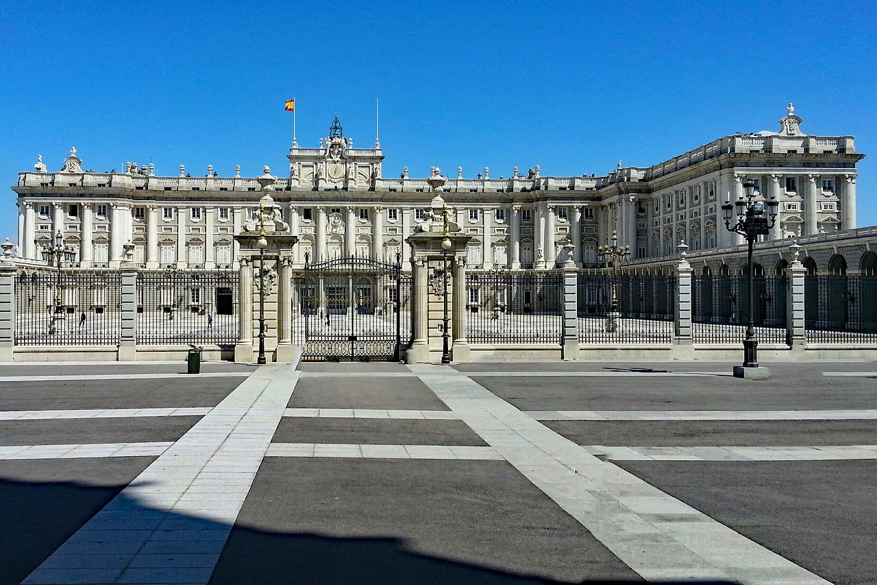 Palacio real,madrid,spain,palace,places of interest - free image from needpix.com