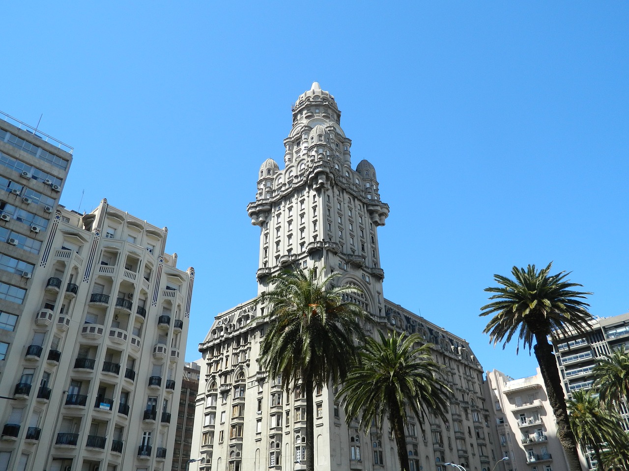 palacio salvo montevideo uruguay free photo