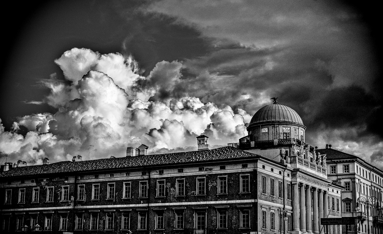 palazzo trieste clouds free photo