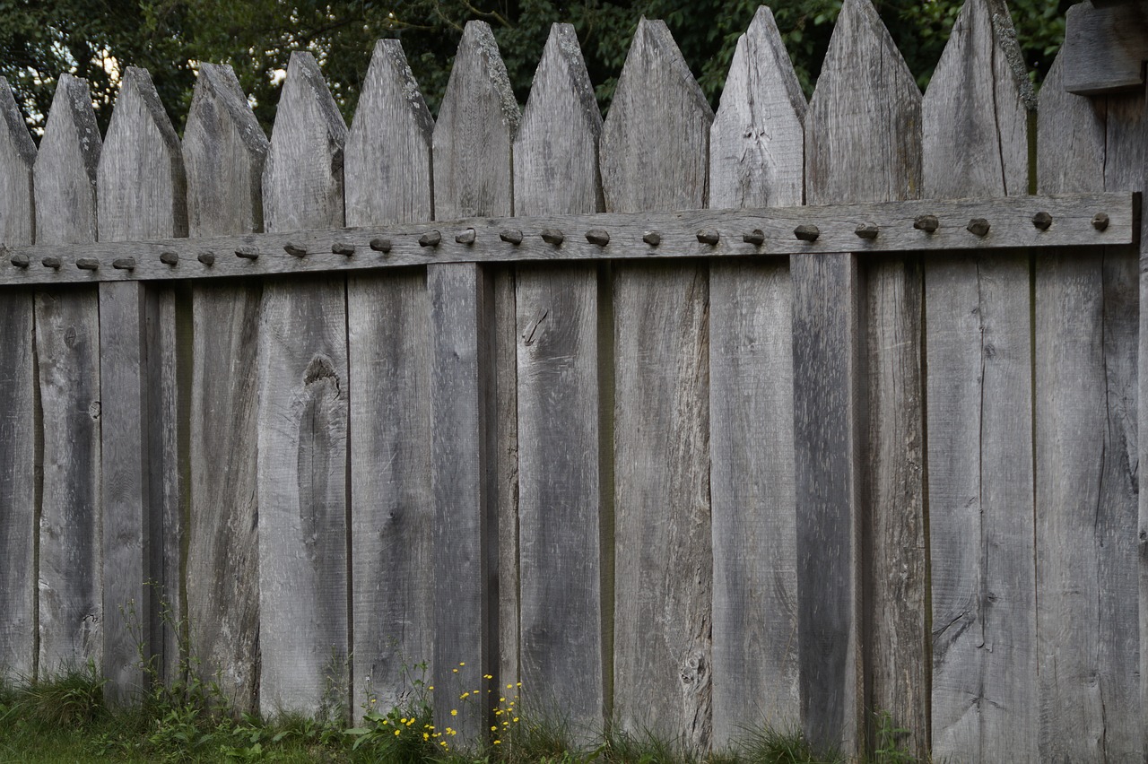 palisade fence boards free photo