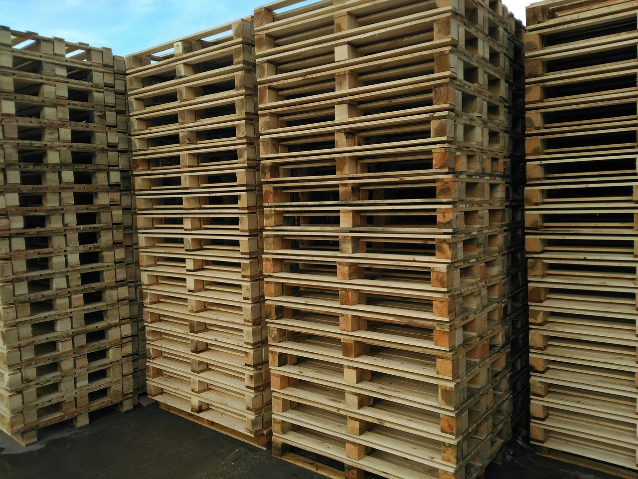 pallets wood warehouse free photo