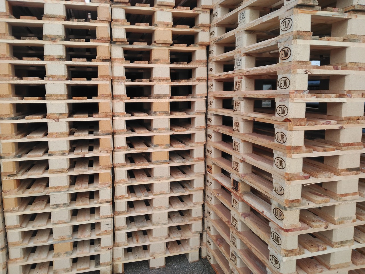 pallets europallet warehouse free photo