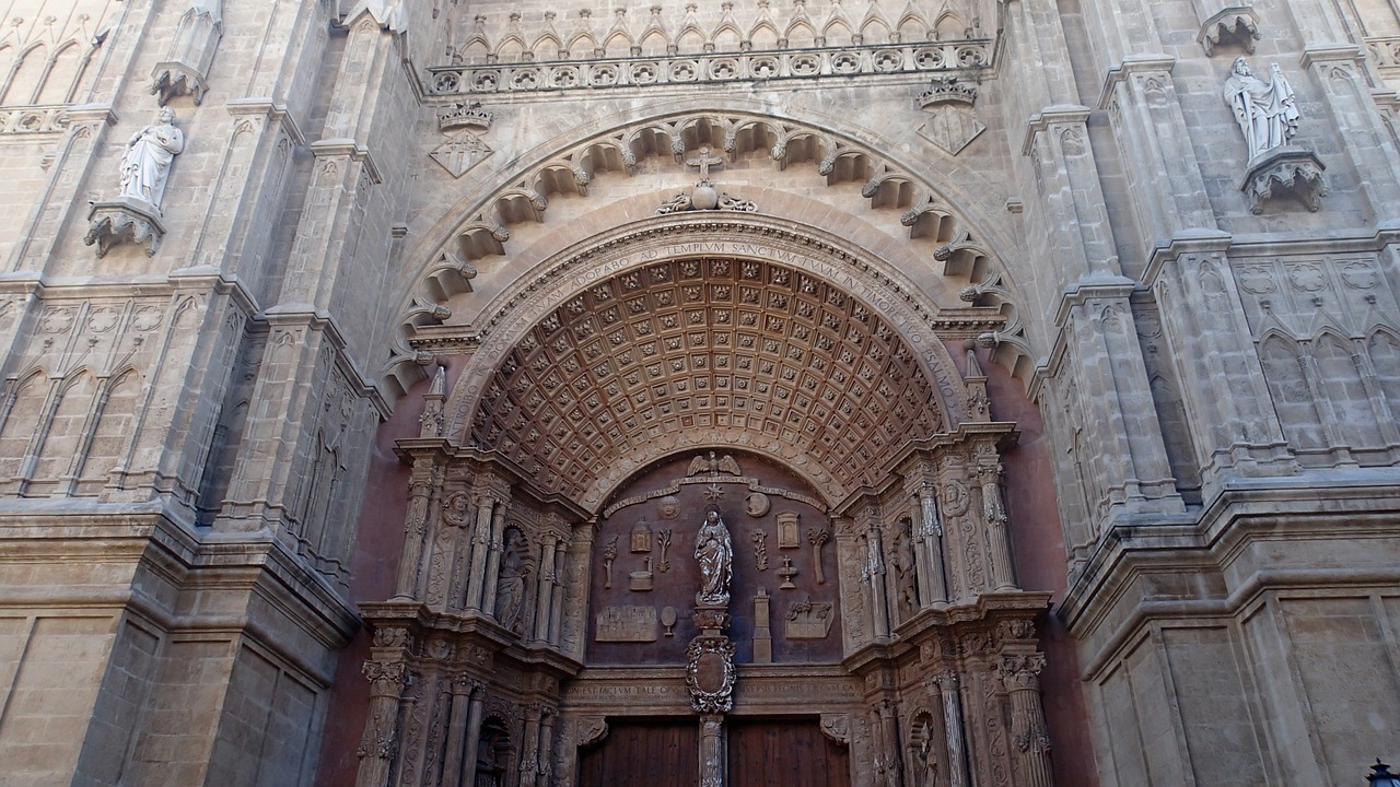 palma cathedral cathedral entrance free photo