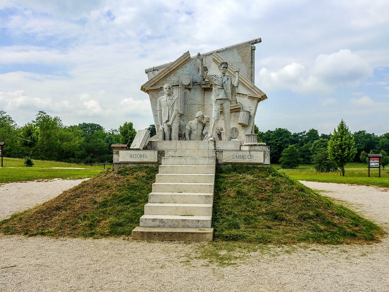 pan-european picnic  monument  statue free photo