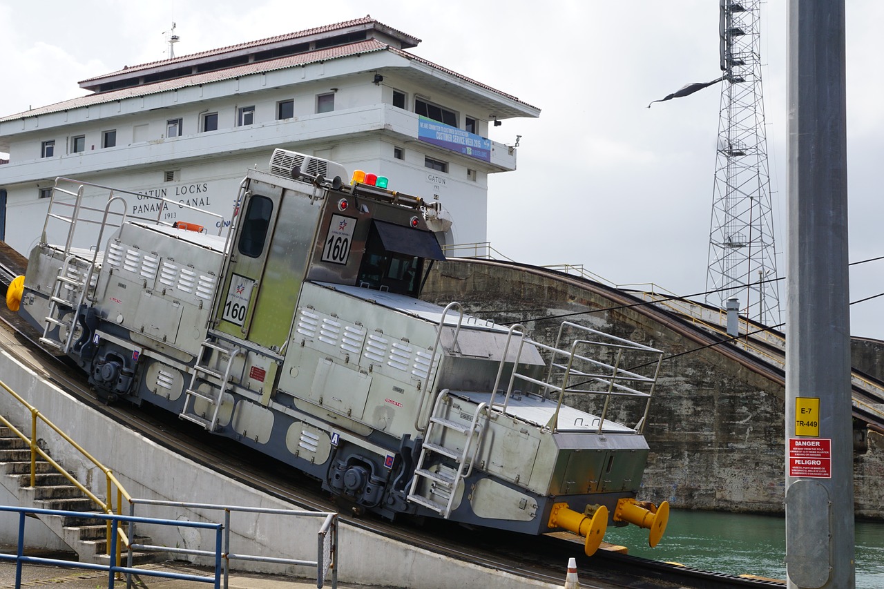 panama channel gatun free photo