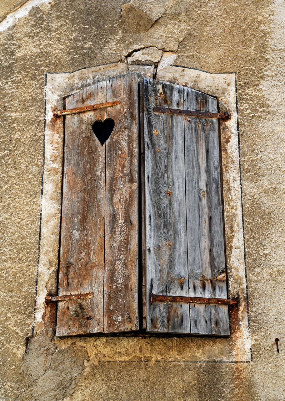 pane window heart free photo