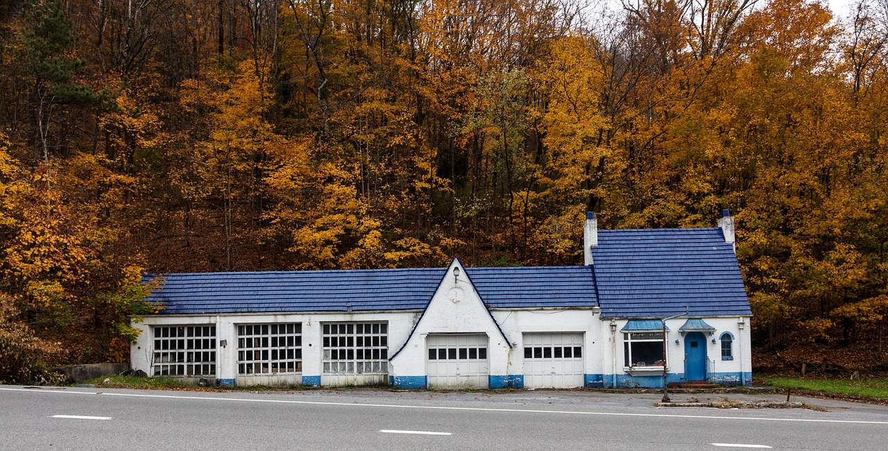 panorama pure oil gas station free photo