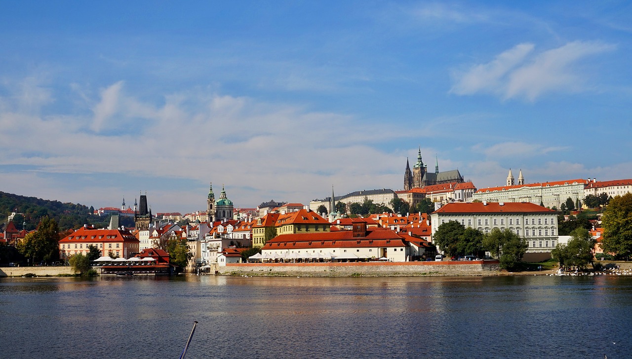 panorama  prague  czechia free photo