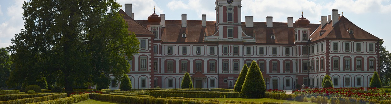 panorama castle garden free photo