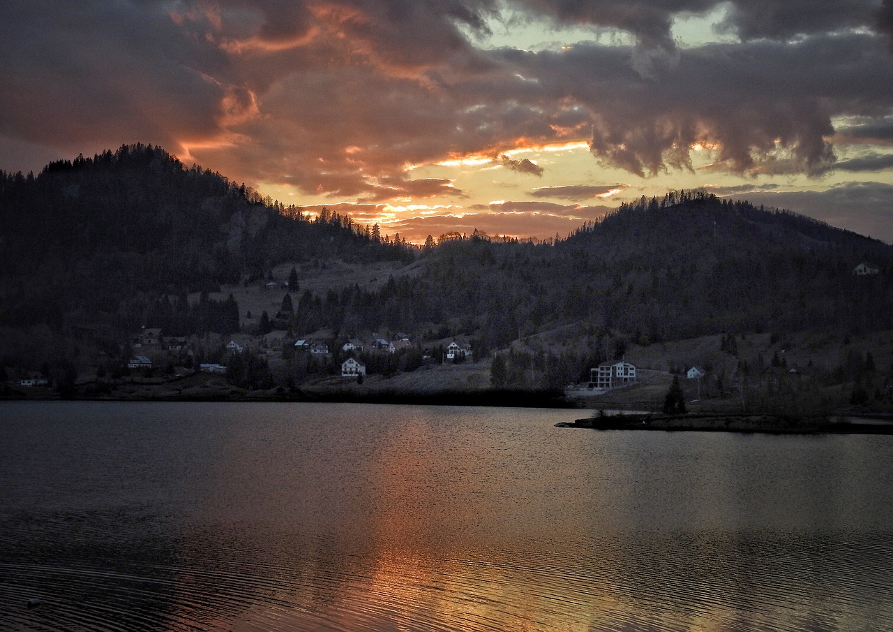 panoramic  water  sunset free photo