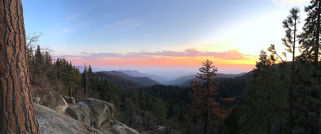 panoramic  sunset  mountains free photo