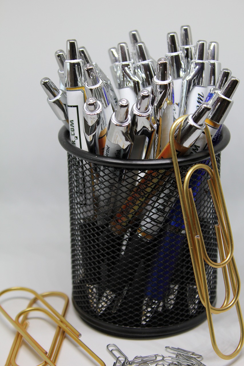 paperclip pens holder free photo