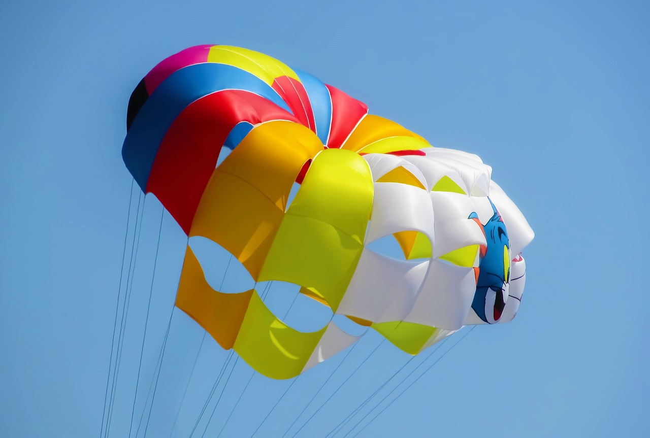 parachute paragliding balloon free photo