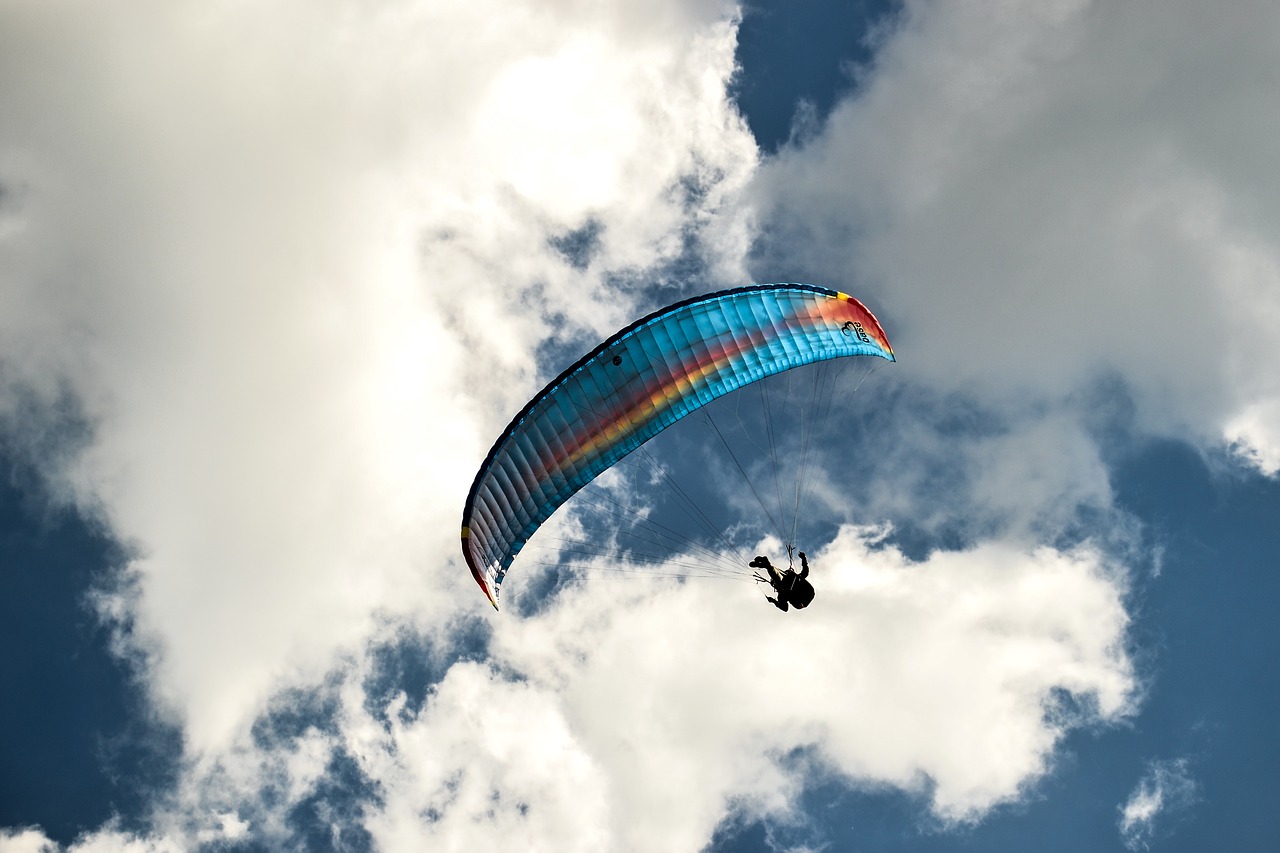 parachute sky skydiving free photo