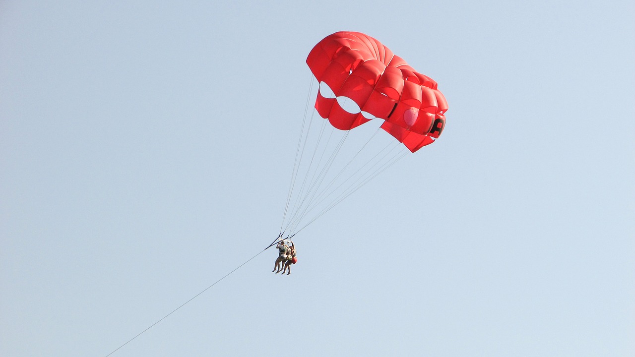 parachute paragliding red free photo