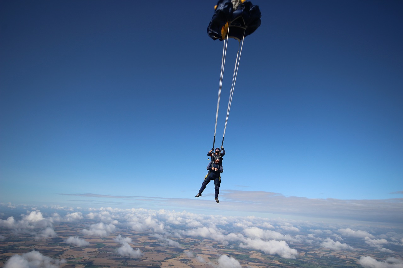 parachute skydive sky free photo