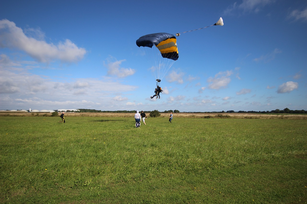 parachute tandem skydiving free photo