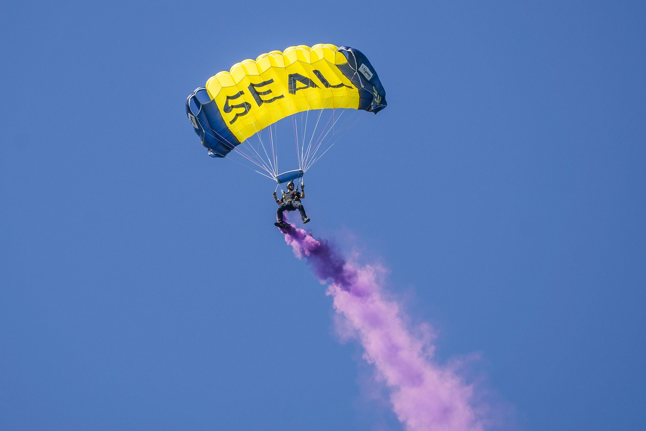 parachute paratrooper navy seal free photo