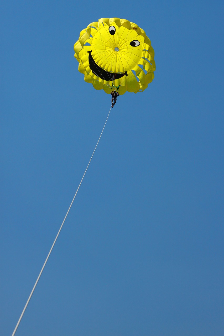 parachute yellow blue free photo