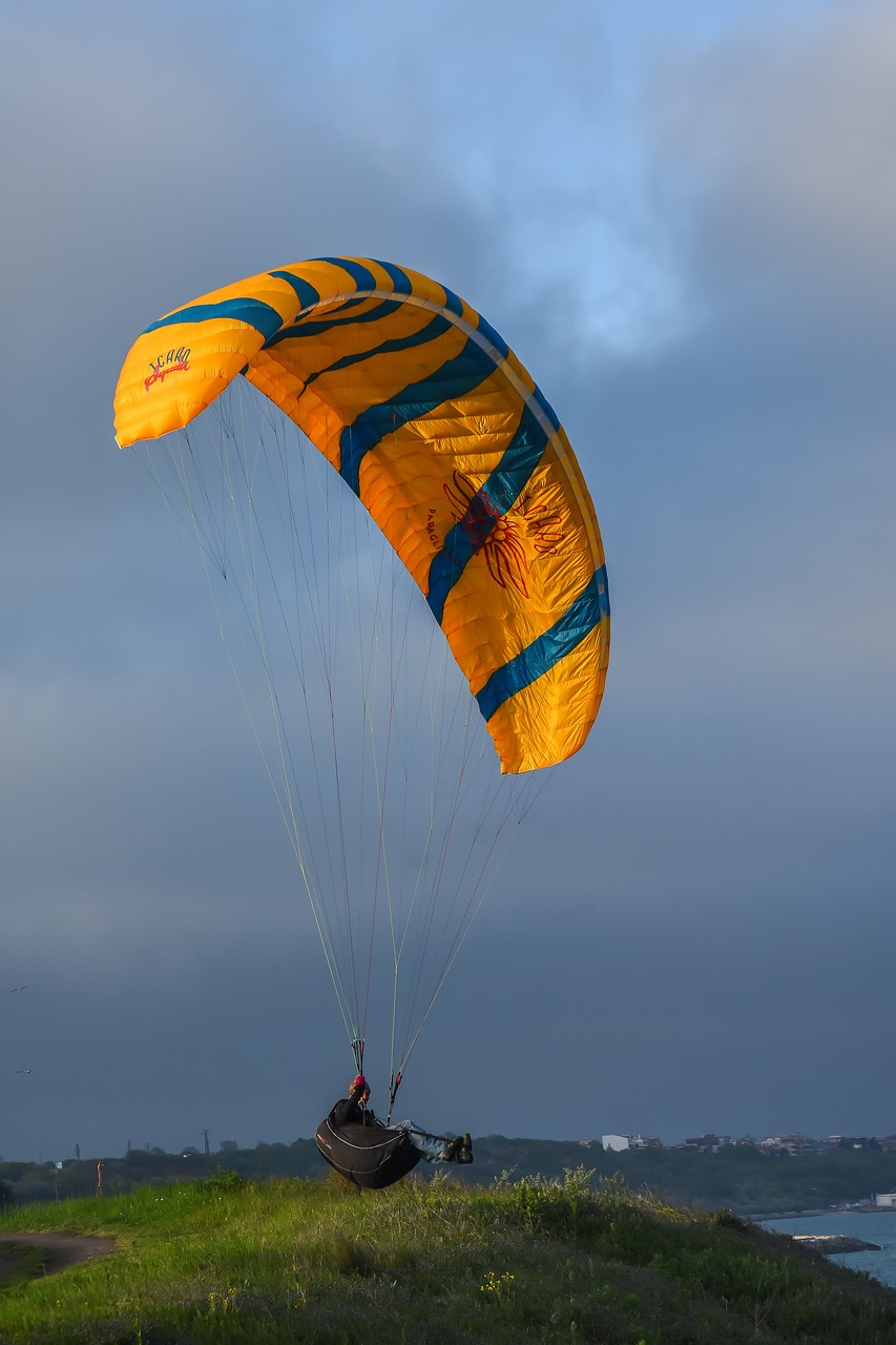 parachute  sky  air free photo
