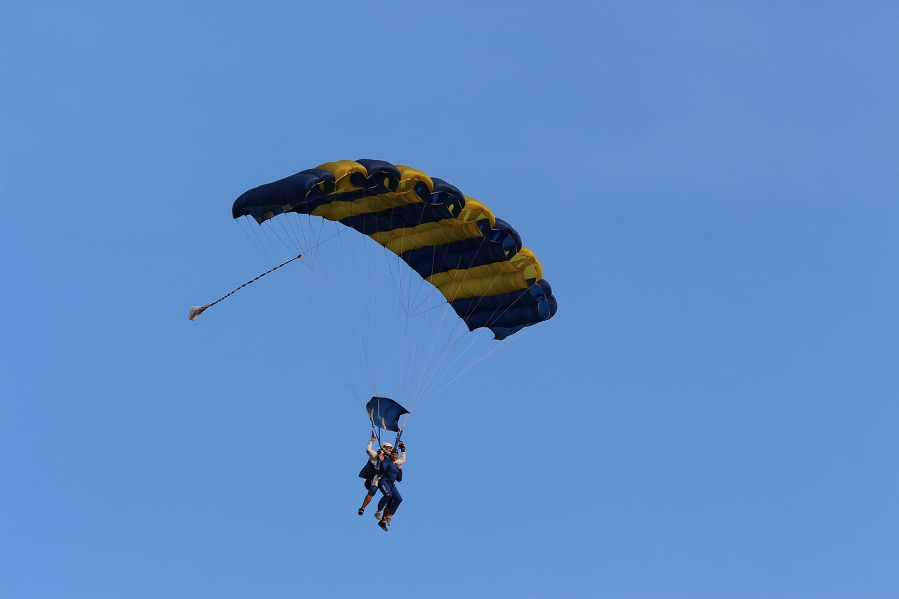 parachute  tandem jump  summer free photo