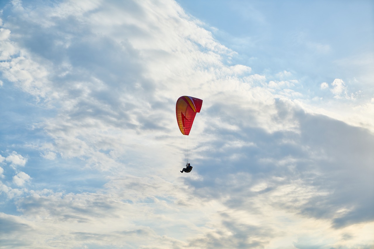 parachute  fly  blue free photo