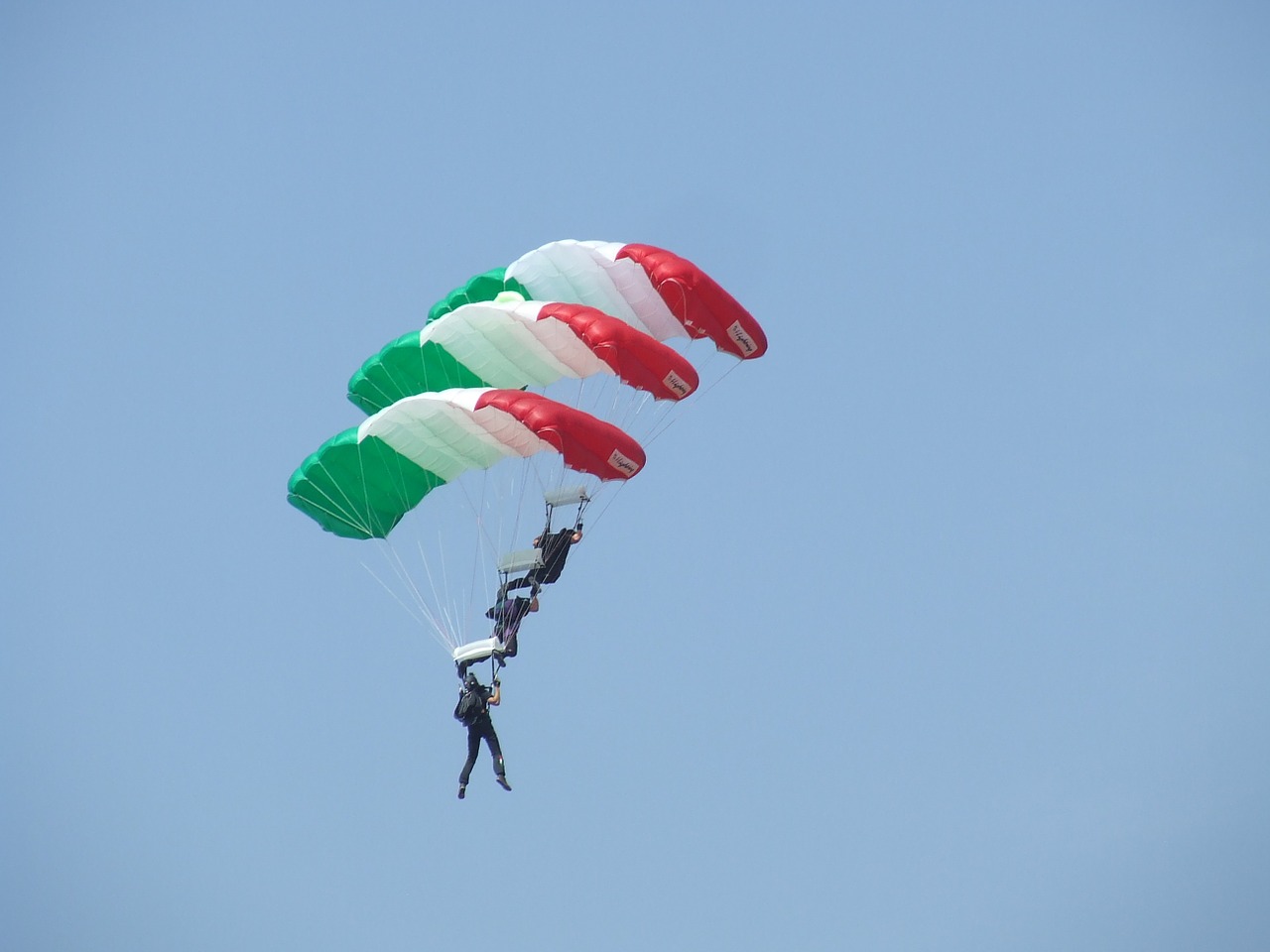 parachute acrobatics hungarian flag free photo