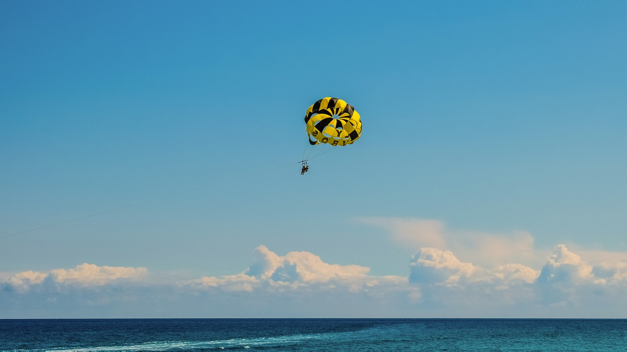 parachuting water sport activity free photo