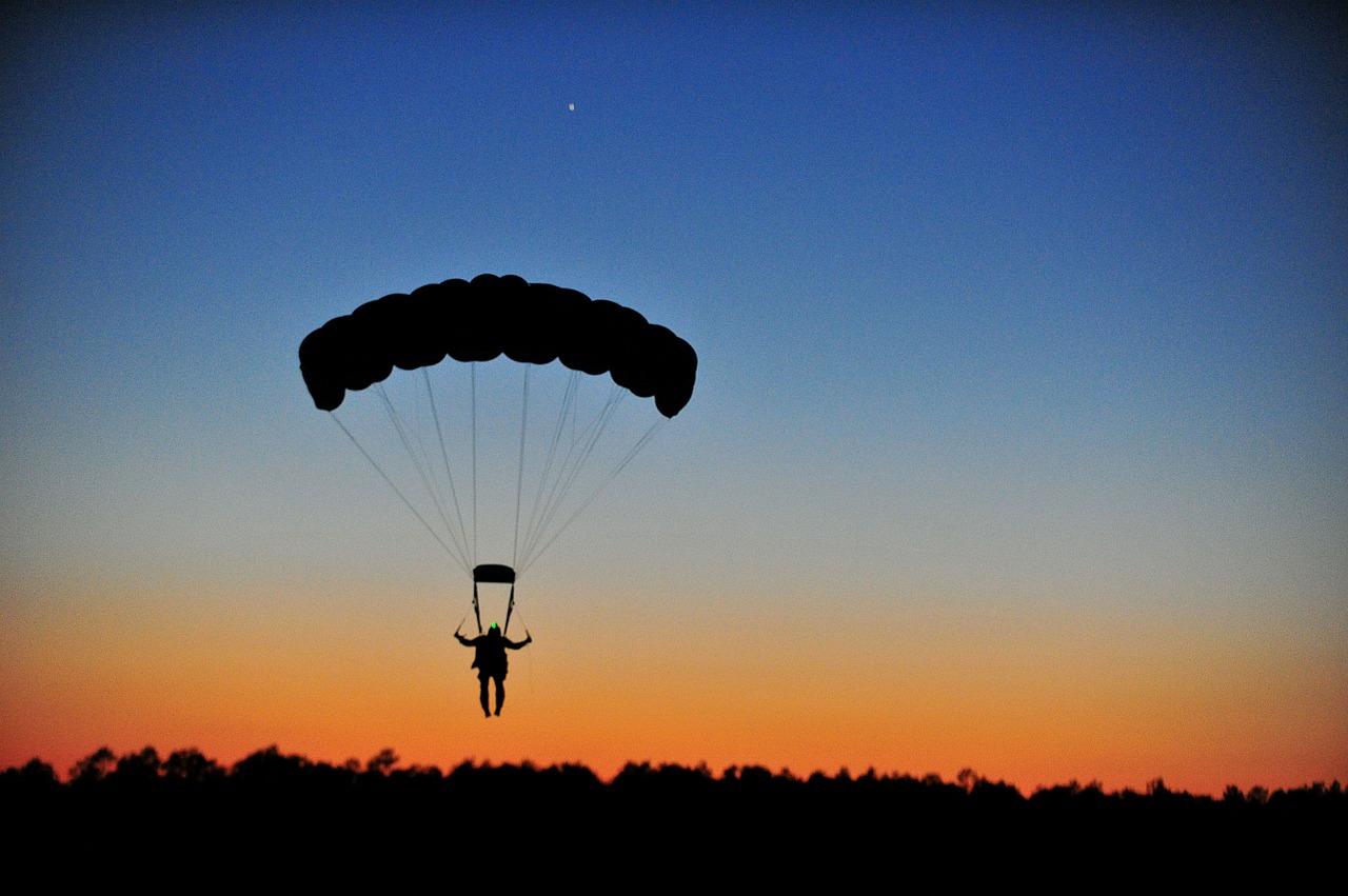 parachuting landing parachutist free photo