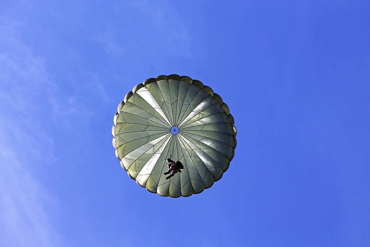 parachutist jump aircraft free photo