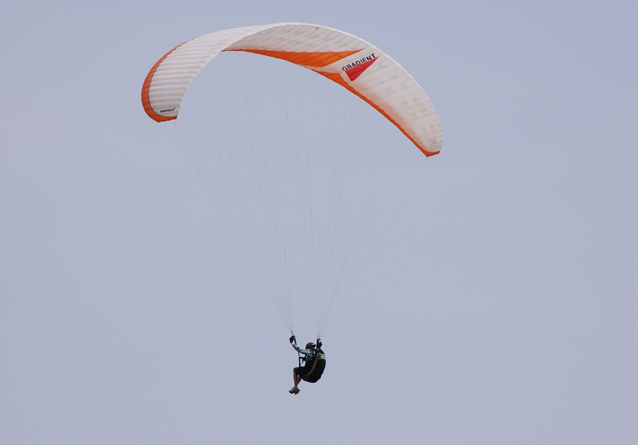 paraglide sports leisure free photo