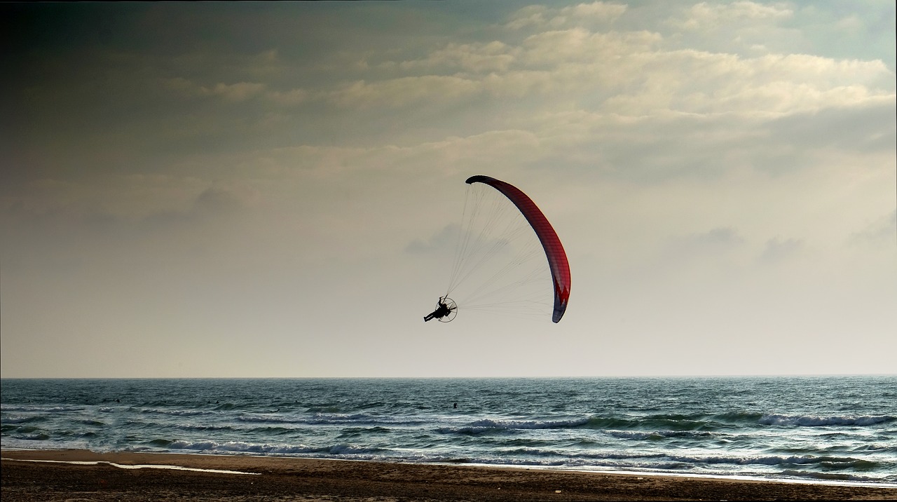 paraglider sea extreme free photo