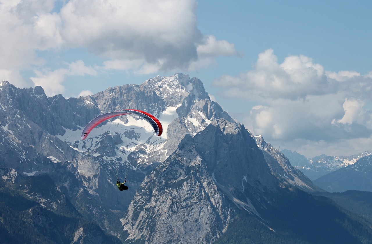 paraglider alpine zugspitze free photo