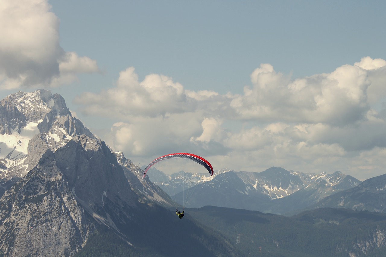 paraglider alpine zugspitze free photo