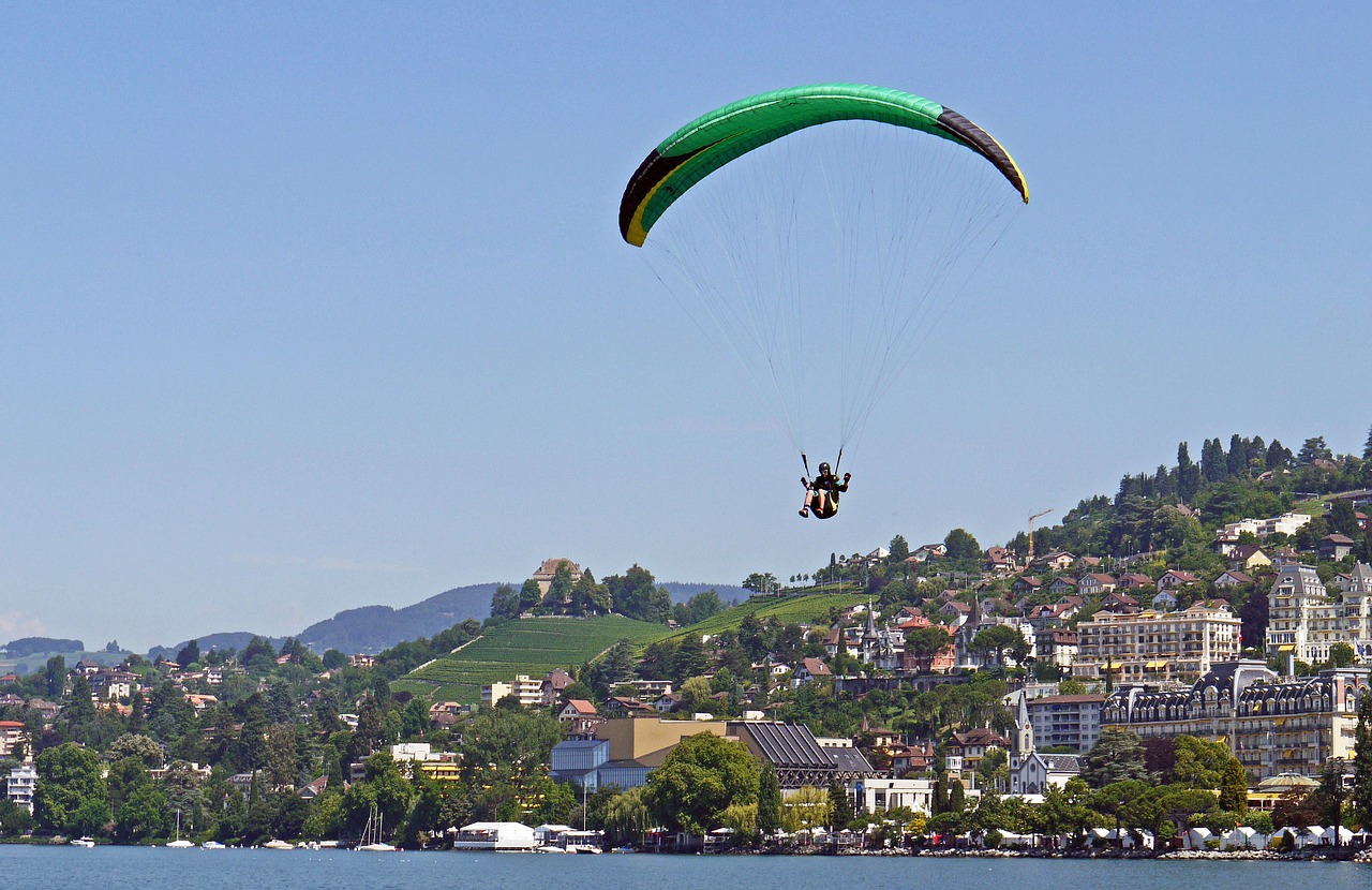paraglider landing montreux free photo