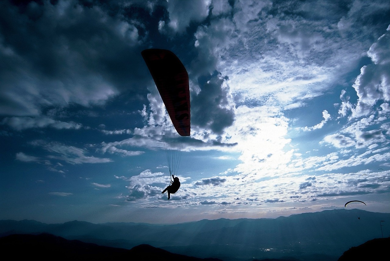 paragliding parachute sky free photo