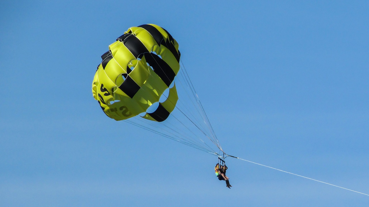 paragliding sea sport fly free photo