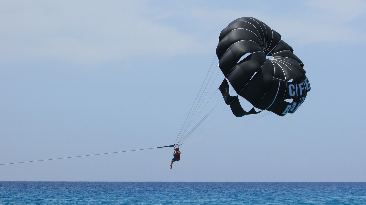 paragliding sea sport fly free photo