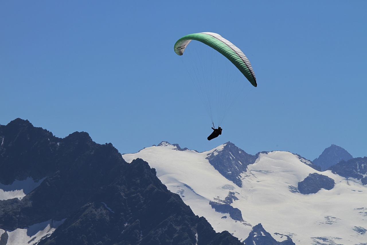 paragliding fly paraglider free photo