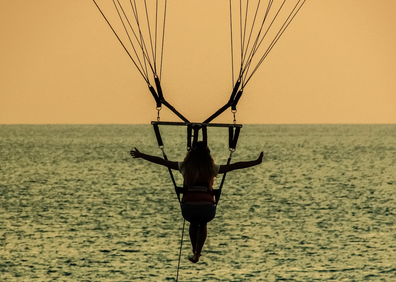 paragliding sea sport fly free photo